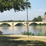 Confortable De Entre Nimes, Le Pont Du Gard, Uzes, Arles, Avignon 4*