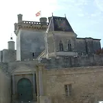 Confortable De Entre Nimes, Le Pont Du Gard, Uzes, Arles, Avignon
