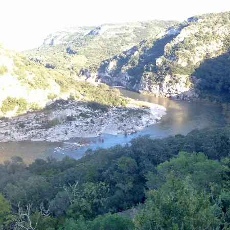 Confortable De Entre Nimes, Le Pont Du Gard, Uzes, Arles, Avignon 4*