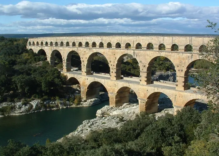 Confortable De Entre Nimes, Le Pont Du Gard, Uzes, Arles, Avignon 4* Marguerittes