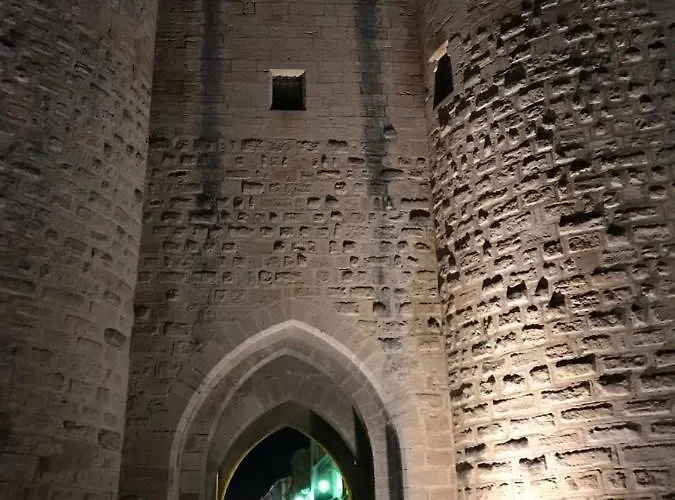 Confortable De Entre Nimes, Le Pont Du Gard, Uzes, Arles, Avignon 4* Marguerittes